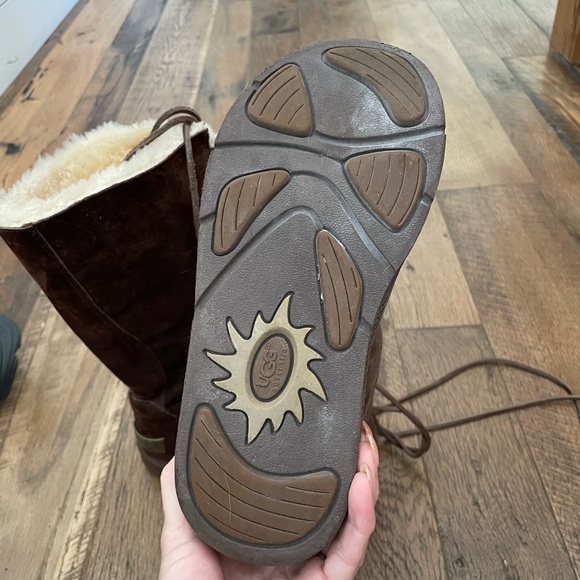 Ugg leather lace up Tall boots Wm 6 - Picture 10 of 10